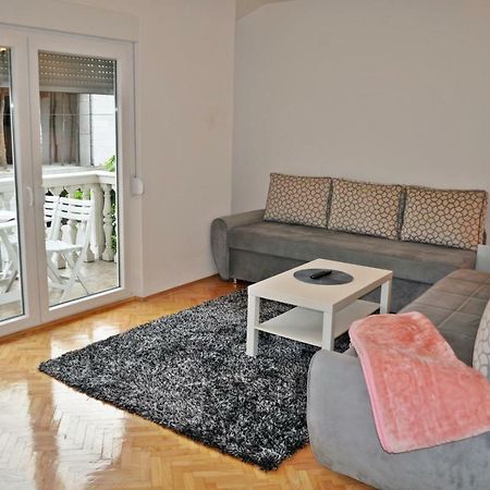 Апартаменты Apartman Dina Тузла Экстерьер фото